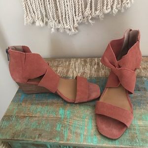 Lucky brand suede short wedges